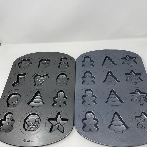 Wilton Holiday Cookie Mold Set - Black and Gray - Picture 1 of 4